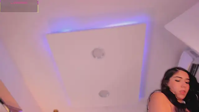 Nikki vega online show from 6, 3, 2025