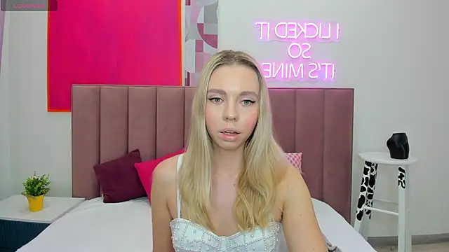 TessaAdorable online show from 6, 10, 2025