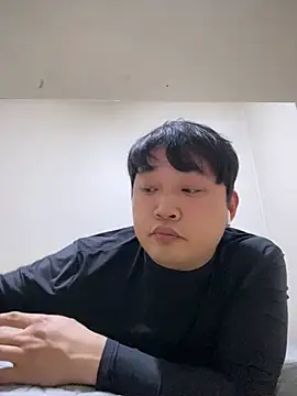 offwhite777 online show from 4, 2, 2025