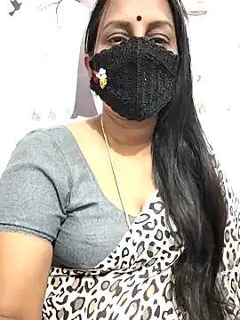 Snapshot of Tamil_Meera12 chatting on 8, 5, 2026 Tamil Meera12 online show from 8, 5, 2026