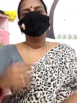 Snapshot of Tamil_Meera12 chatting on 8, 5, 2026 Tamil Meera12 online show from 8, 5, 2026