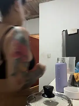 Emma Giraldo online show from 29, 10, 2025