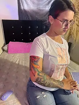 Snapshot of Emma_Giraldo chatting on 21, 6, 2026 Emma Giraldo online show from 21, 6, 2026