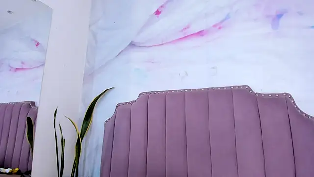 Lia Guzman online show from 17, 2, 2026