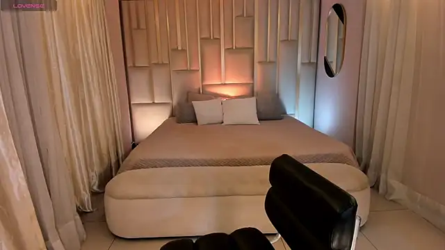 BeccaBaxter online show from 5, 10, 2025