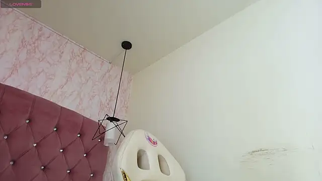 Raichell  online show from 28, 10, 2025