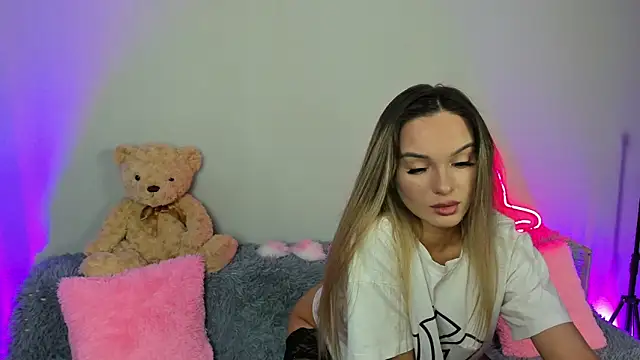 EvaBalmer online show from 19, 10, 2025