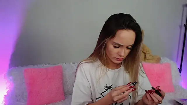 EvaBalmer online show from 21, 9, 2025