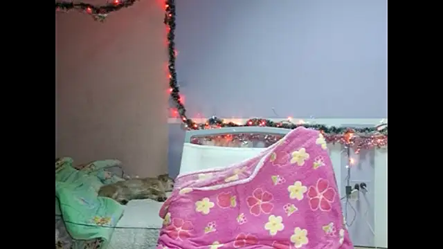 kyliebigboobs online show from 15, 12, 2025