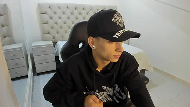 JhoanLeandro online show from 1, 12, 2025