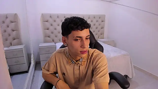 JhoanLeandro online show from 4, 12, 2025