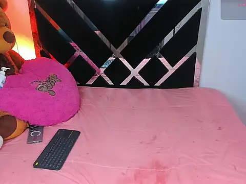 CatalinaSmith1 online show from 12, 11, 2025