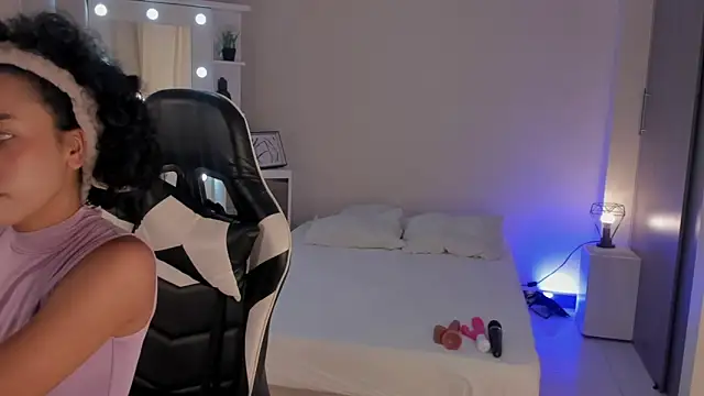 leahaltomm online show from 20, 3, 2025