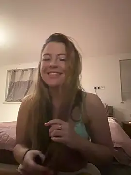 BambixoxUK online show from 18, 2, 2025