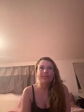 BambixoxUK online show from 10, 2, 2025