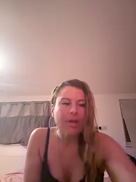 BambixoxUK online show from 11, 2, 2025