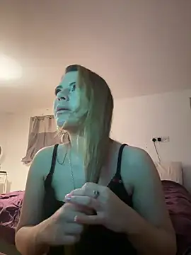 BambixoxUK online show from 15, 3, 2025