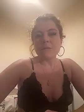 BambixoxUK online show from 24, 11, 2025