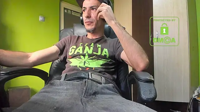 Snapshot of BigCumShoot chatting on 14, 11, 2025 BigCumShoot online show from 14, 11, 2025