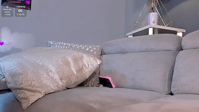 AmaiaHaywood online show from 5, 3, 2025