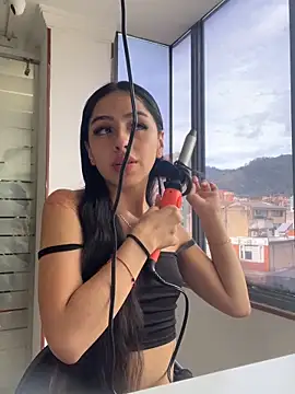 Daphne chers online show from 8, 5, 2026