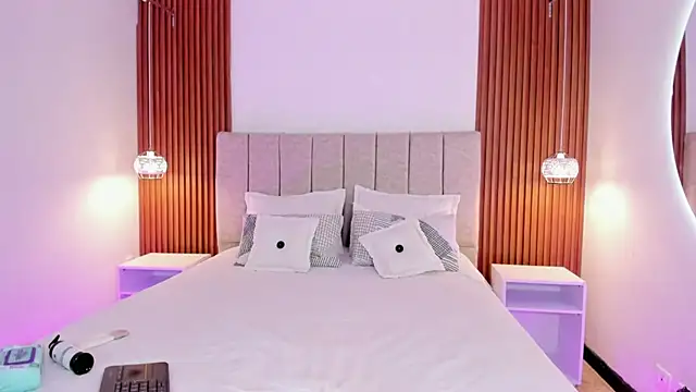 Snapshot of khloe-sweet chatting on 19, 11, 2025 khloe-sweet online show from 19, 11, 2025