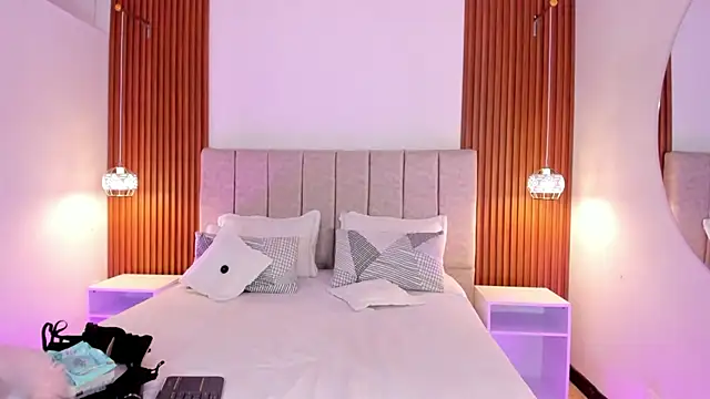 Snapshot of khloe-sweet chatting on 27, 9, 2025 khloe-sweet online show from 27, 9, 2025