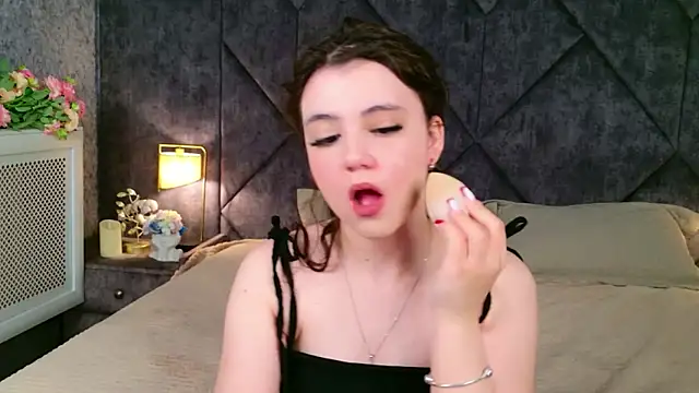 Pauline Heaven online show from 30, 4, 2026