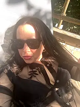 laarti online show from 8, 10, 2025