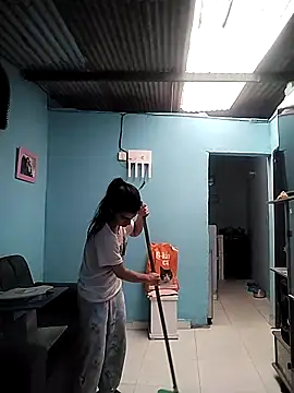 Ariell Kieran online show from 4, 4, 2026