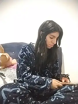 Snapshot of Ariell_Kieran chatting on 5, 7, 2026 Ariell Kieran online show from 5, 7, 2026