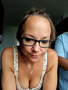 Fuxy-love69 online show from 2, 6, 2026