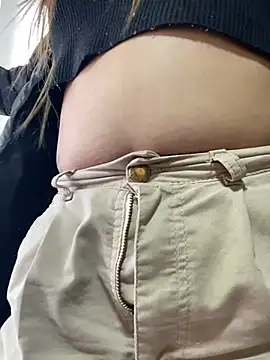 Snapshot of Andrea18_blonde chatting on 12, 3, 2025 Andrea18 blonde online show from 12, 3, 2025