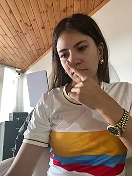 Snapshot of Andrea18_blonde chatting on 20, 3, 2025 Andrea18 blonde online show from 20, 3, 2025