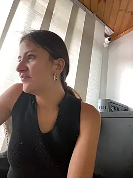 Snapshot of Andrea18_blonde chatting on 12, 3, 2025 Andrea18 blonde online show from 12, 3, 2025