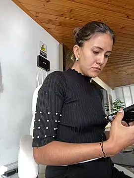 Snapshot of Andrea18_blonde chatting on 17, 3, 2025 Andrea18 blonde online show from 17, 3, 2025