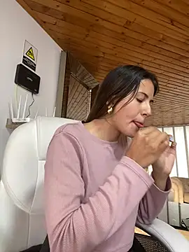 Snapshot of Andrea18_blonde chatting on 22, 3, 2025 Andrea18 blonde online show from 22, 3, 2025