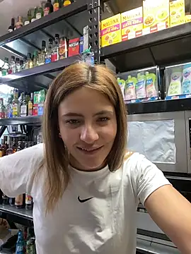 Snapshot of Andrea18_blonde chatting on 14, 7, 2026 Andrea18 blonde online show from 14, 7, 2026