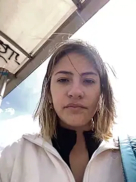 Snapshot of Andrea18_blonde chatting on 10, 11, 2025 Andrea18 blonde online show from 10, 11, 2025