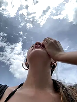 Snapshot of Andrea18_blonde chatting on 19, 10, 2025 Andrea18 blonde online show from 19, 10, 2025