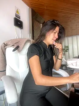 Snapshot of Andrea18_blonde chatting on 29, 9, 2025 Andrea18 blonde online show from 29, 9, 2025