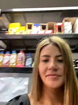 Andrea18 blonde online show from 2, 12, 2025