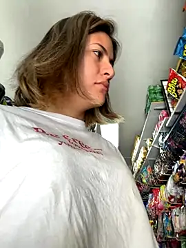 Snapshot of Andrea18_blonde chatting on 18, 11, 2025 Andrea18 blonde online show from 18, 11, 2025