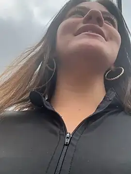 Snapshot of Andrea18_blonde chatting on 8, 10, 2025 Andrea18 blonde online show from 8, 10, 2025