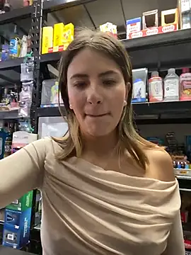 Andrea18 blonde online show from 7, 5, 2026