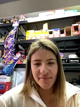 Snapshot of Andrea18_blonde chatting on 14, 11, 2025 Andrea18 blonde online show from 14, 11, 2025