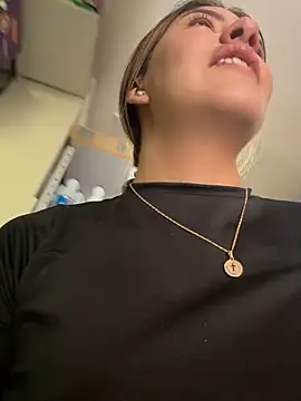 Andrea18 blonde online show from 8, 5, 2026
