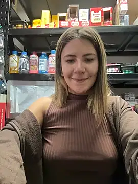 Andrea18 blonde online show from 17, 2, 2026