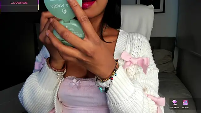 Gigi Strawberry online show from 7, 11, 2025