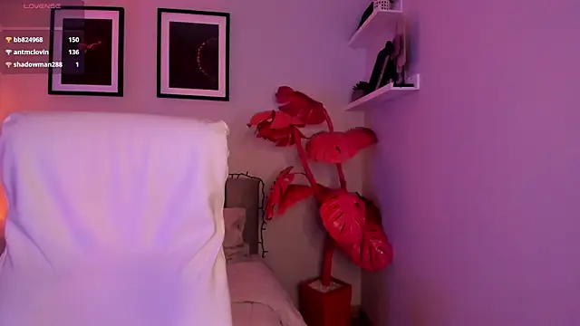 Snapshot of Gigi_Strawberry chatting on 15, 2, 2026 Gigi Strawberry online show from 15, 2, 2026